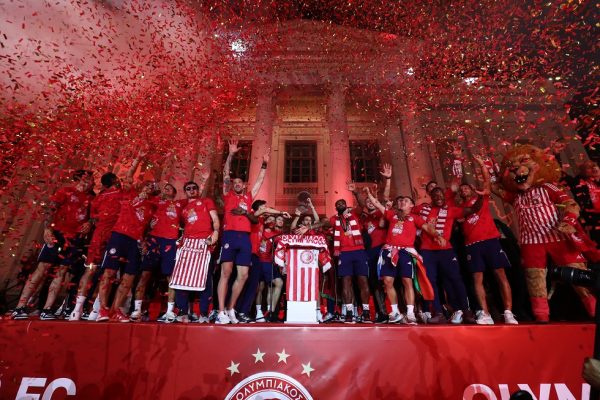 Ολυμπιακός: «Οι νικητές του Conference League» (pic)