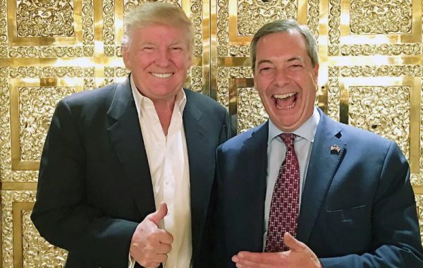 Βρετανία: Ο ακροδεξιός Φάρατζ δεν θα είναι υποψήφιος στις εκλογές – Κάνει καμπάνια για τον… Τραμπ