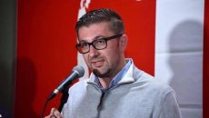 To VMRO κατηγορεί την Ελλάδα ότι κλείνει την είσοδο της Βόρειας Μακεδονίας στην ΕΕ