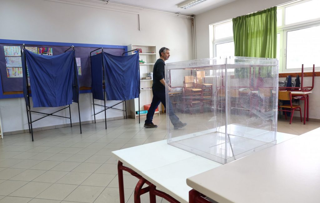 Ευρωεκλογές: Ρεκόρ μεταπολίτευσης η αποχή, προβλέπουν δημοσκόποι – Θα πάρει το «2» μπροστά ο ΣΥΡΙΖΑ;