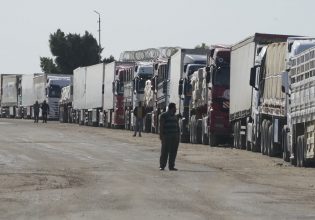 ΟΗΕ: Σχεδόν 100 φορτηγά με ανθρωπιστική βοήθεια έφτασαν στη Λωρίδα της Γάζας