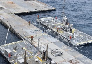 ΗΠΑ: Ολοκληρώνουν την κατασκευή προβλήτας στη Γάζα, καθώς το Ισραήλ κατέχει το πέρασμα της Ράφα