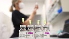 ΑstraZeneca: Η απόσυρση, οι παρενέργειες, η ανησυχία και τι λένε οι ειδικοί για όσους έκαναν το εμβόλιο