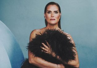 Μπρουκ Σιλντς: Λίγο πριν κλείσει τα 59 εντυπωσιάζει σε νέα φωτογράφιση