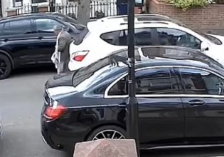 Λονδίνο: Οδηγός κάνει όπισθεν και χτυπάει ηλικιωμένη (βίντεο – σοκ)