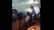Viral: Νήπιο «τρομοκρατεί» επιβάτες αεροπλάνου