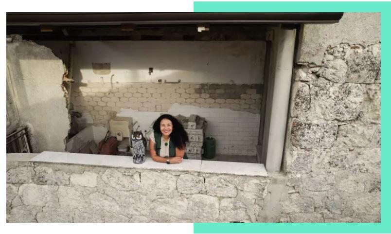 Ιταλία: Αγόρασε σπίτι αξίας 1€ από την άλλη άκρη του κόσμου και απέκτησε περισσότερη ευτυχία στη ζωή της