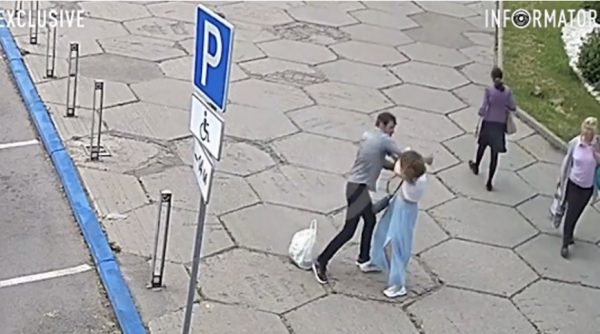 Ουκρανία: Συνελήφθη άνδρας που χαστούκιζε γυναίκες στο δρόμο