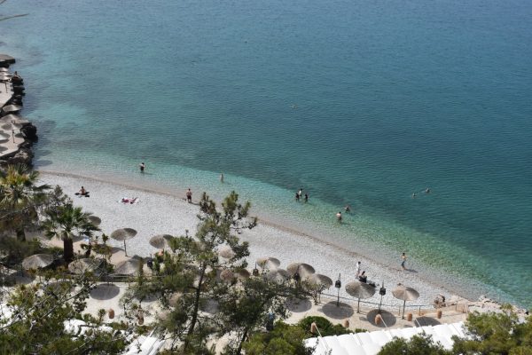 Καιρός: Σταδιακή υποχώρηση της σκόνης και ζέστη – Πού θα έχει βροχές και καταιγίδες