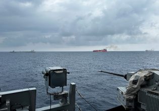 ΕΕ: Δεν επαρκούν τα πολεμικά πλοία στην Ερυθρά Θάλασσα, λέει ο Έλληνας διοικητής