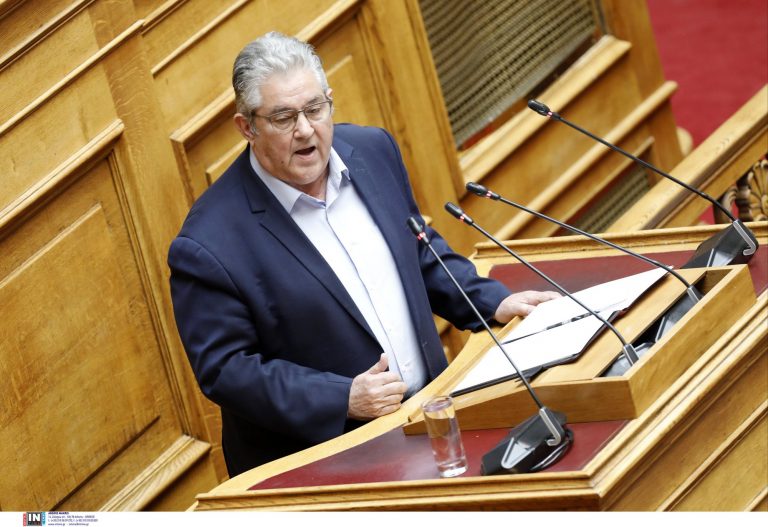 Μετά τις ΗΠΑ και τον Καναδά ο Κουτσούμπας πάει Γερμανία ζητώντας ψήφο στο ΚΚΕ