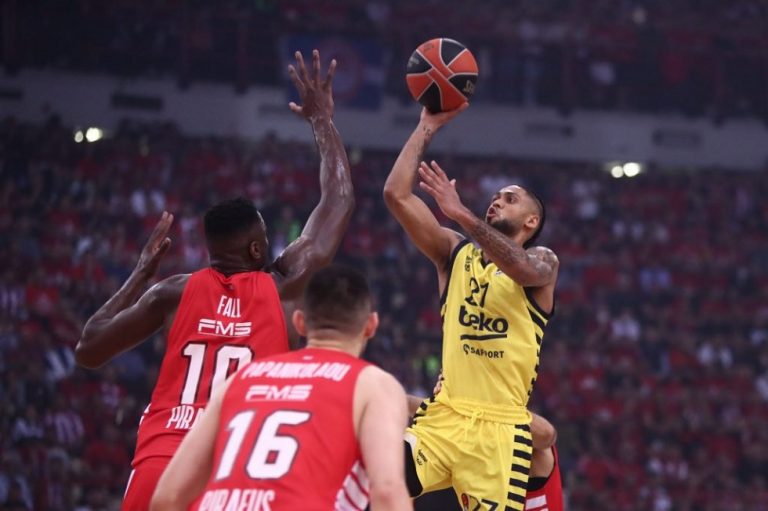 «Η καλύτερη μου χρονιά και ο Μπαρτζώκας» – Αποκαλυπτικός Ντόρσεϊ για Ολυμπιακό