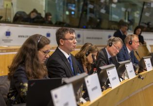 Οι δήμοι και οι περιφέρειες εντείνουν τις προσπάθειές τους για τη δημιουργία ενός ευρωπαϊκού διοικητικού χώρου