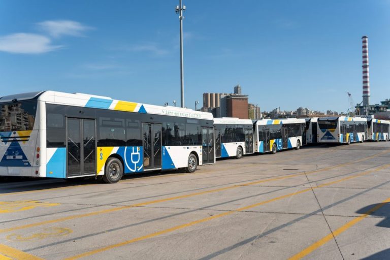 Έως το τέλος Ιουνίου το σύνολο των ηλεκτρικών λεωφορείων στους δρόμους της Αττικής