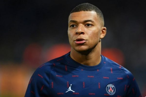 Ο Εμπαπέ ανακοίνωσε την αποχώρησή του από την Παρί (vid)