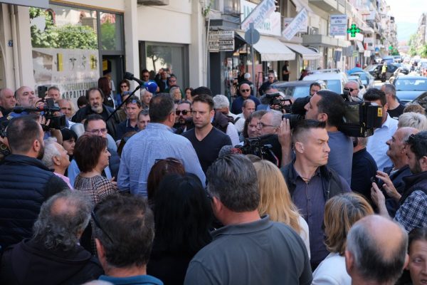 Περιοδεία Κασσελάκη στην Καρδίτσα – «Με τον ΣΥΡΙΖΑ κανείς δεν θα μείνει πίσω»