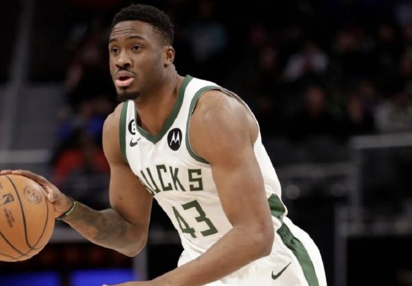 «Ο Θανάσης Αντετοκούνμπο μάλλον θα υπογράψει νέο συμβόλαιο με τους Μπακς»