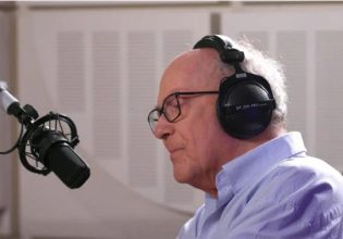 Γιώργος Παπαστεφάνου: «Κάπνιζα 4 πακέτα την ημέρα για να βαρύνει η φωνή μου»