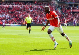 Πρωταθλήτρια η Αϊντχόφεν μετά από έξι χρόνια (4-2)