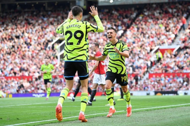 Μάντσεστερ Γιουνάιτεντ – Άρσεναλ 0-1: Την «καθάρισε», έπιασε κορυφή κι ελπίζει…