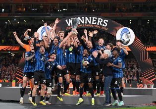 Η απονομή του τροπαίου στην Αταλάντα (vid)