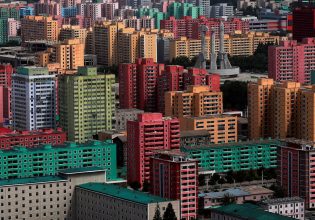 Η αρχιτεκτονική του ελέγχου – Οι παράξενες, μεταμοντέρνες πόλεις της Βόρειας Κορέας