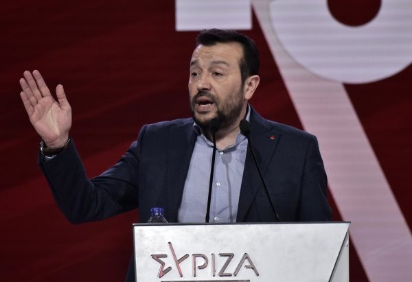 Νίκος Παππάς για ακρίβεια: «Μισή φέτα και ολόκληρη κοροϊδία Μητσοτάκη»