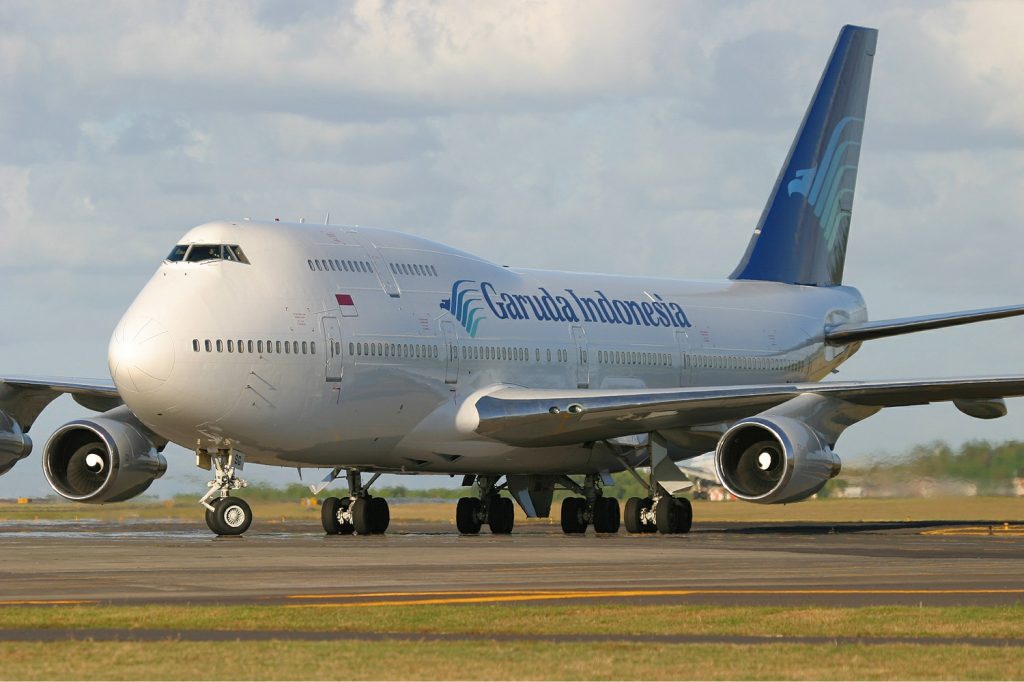 Boeing: Φωτιά σε κινητήρα αεροπλάνου αμέσως μετά την απογείωση – Προσγειώθηκε με ασφάλεια