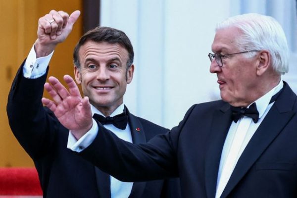 Μακρόν: «Οι πολίτες στις ευρωεκλογές να υπερασπιστούν τη Δημοκρατία»