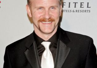 Μόργκαν Σπέρλοκ: Πέθανε ο δημοφιλής ντοκιμαντερίστας – έδινε μάχη με τον καρκίνο