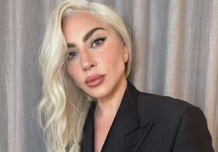 Lady Gaga: Η εκκεντρική εμφάνιση της ως… αυτοκίνητο