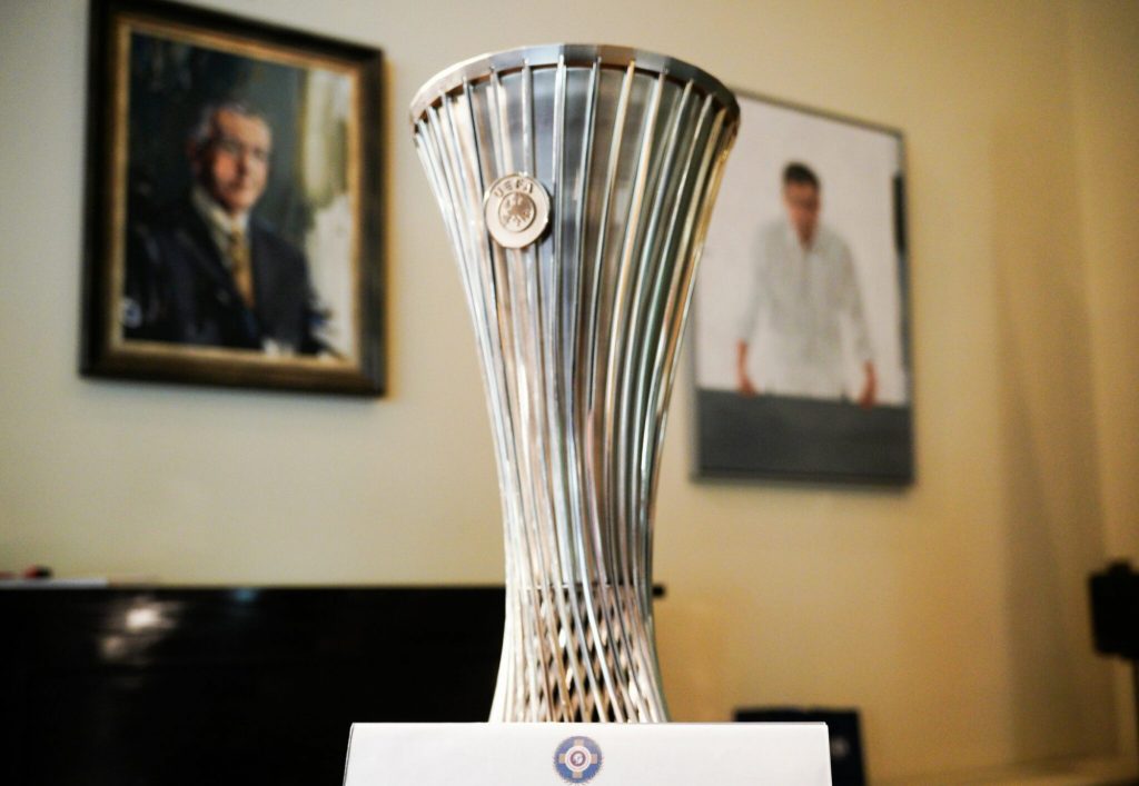 Δήμος Αθηναίων: Το τρόπαιο του Conference League στην Πλατεία Κοτζιά