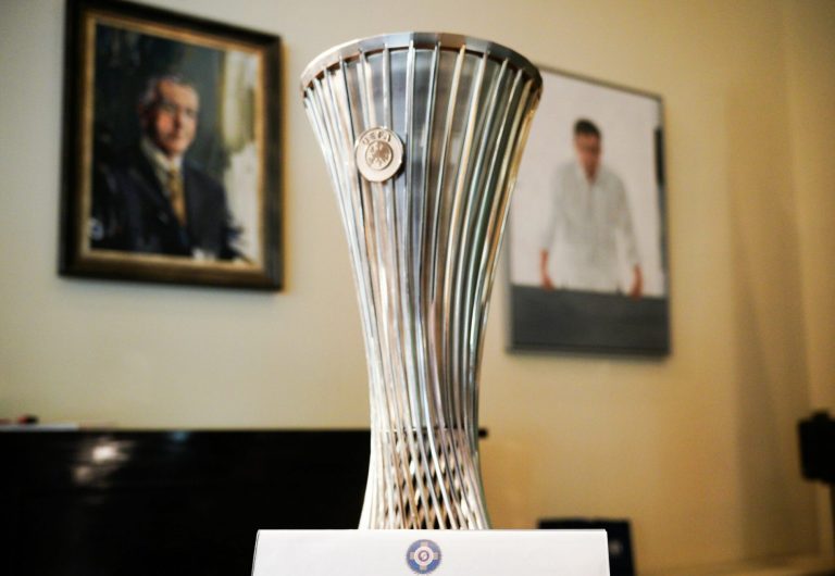 Δήμος Αθηναίων: Το τρόπαιο του Conference League στην Πλατεία Κοτζιά