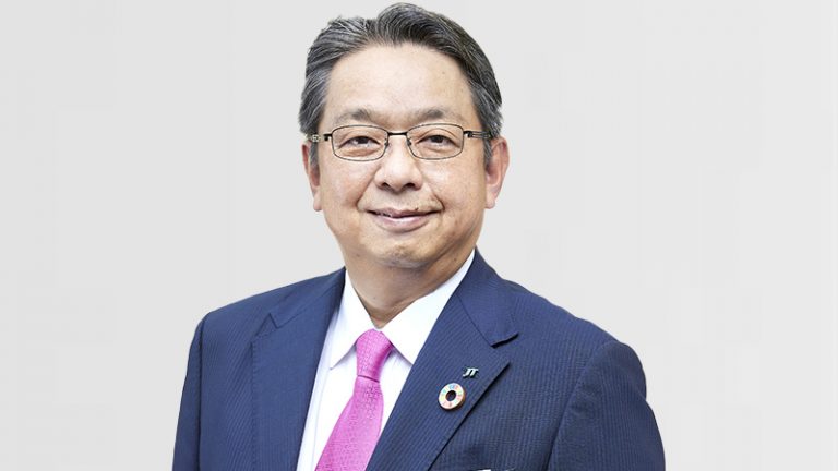 Γιατί η Japan Tobacco μένει στην Ρωσία ενώ άλλοι την εγκαταλείπουν