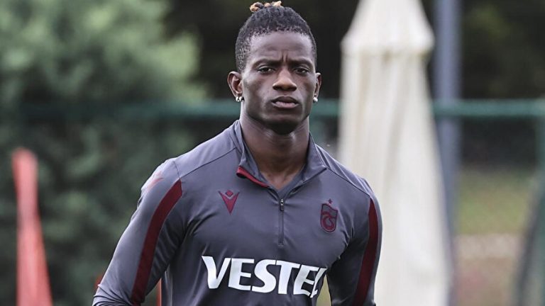 Απίστευτο περιστατικό: Παίκτης της Ντιναμό Βουκουρεστίου φέρεται να έβαλε τον δίδυμο αδερφό του στη θέση του