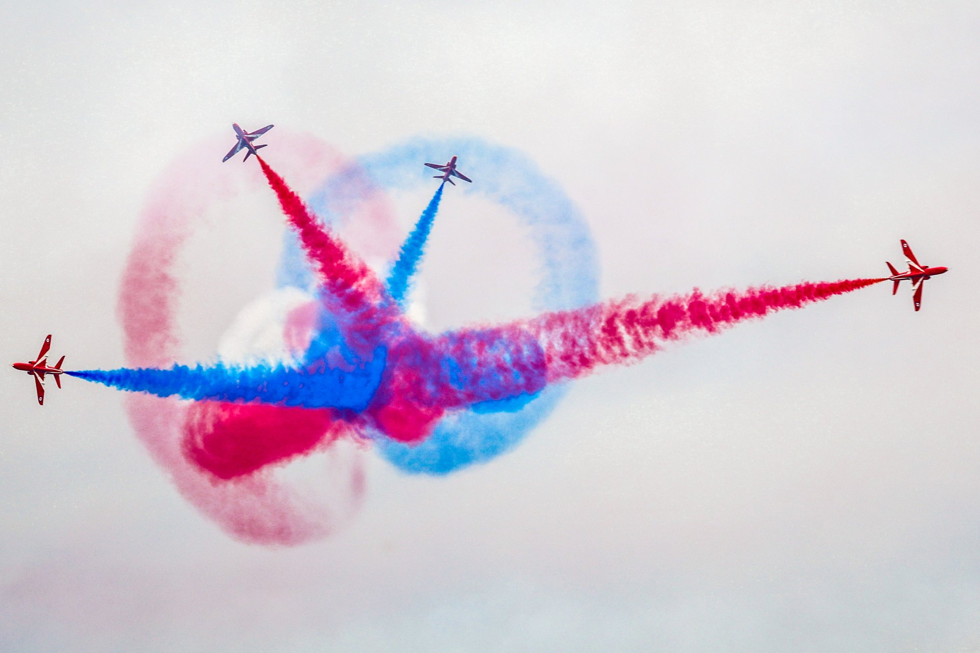 Αεροπορική επίδειξη του «Red Arrows» της Βρετανικής Βασιλικής Αεροπορίας – Εντυπωσιακές εικόνες στον Φλοίσβο