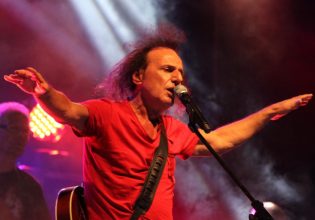 Βασίλης Παπακωνσταντίνου: Κυκλοφορεί η ηχογράφηση της επετειακής συναυλίας στο Καλλιμάρμαρο