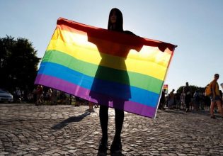 Οι λεσβίες και οι bisexual γυναίκες ζουν λιγότερο από τις στρέιτ γυναίκες – Φταίει η ομοφοβία