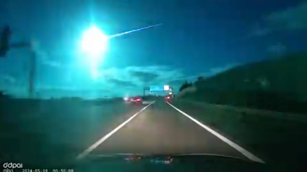 Μετέωρο έκανε τη νύχτα μέρα σε Ισπανία και Πορτογαλία – Εντυπωσιακά πλάνα