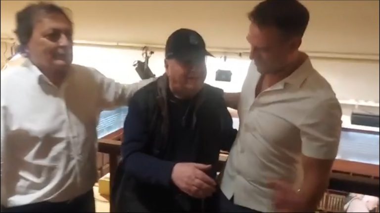 Πάσχα… μετά μουσικής για Κασσελάκη