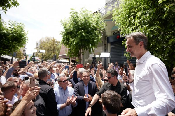 Μητσοτάκης από Αγρίνιο: Πάμε να βάλουμε το τρίποντο στις ευρωεκλογές