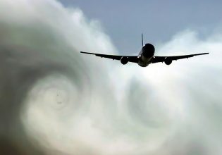Τι είναι οι αναταράξεις στα αεροπλάνα; Και πόσο επικίνδυνες είναι για τους επιβάτες;