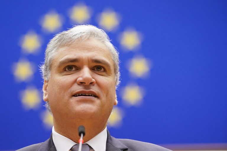 «Καμία χώρα, καμία περιφέρεια, καμία πόλη από μόνη της δεν μπορεί να απαντήσει στις παγκόσμιες προκλήσεις»