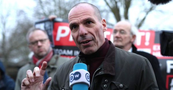 Ο Βαρουφάκης μηνύει τις αρχές της Γερμανίας για την απαγόρευση εισόδου στη χώρα