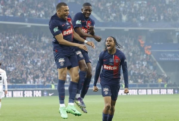 Λιόν – Παρί Σεν Ζερμέν 1-2: Ολοκλήρωσε το «νταμπλ» στο αντίο του Εμπαπέ