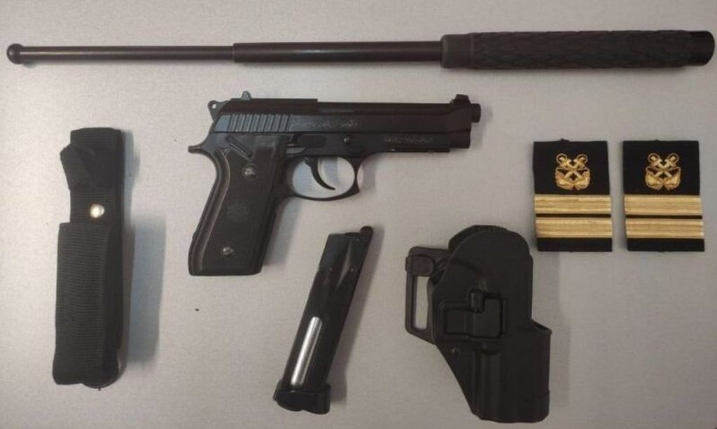 Άγιος Κοσμάς: Συνελήφθη 46χρονος που οπλοφορούσε και παρίστανε τον λιμενικό