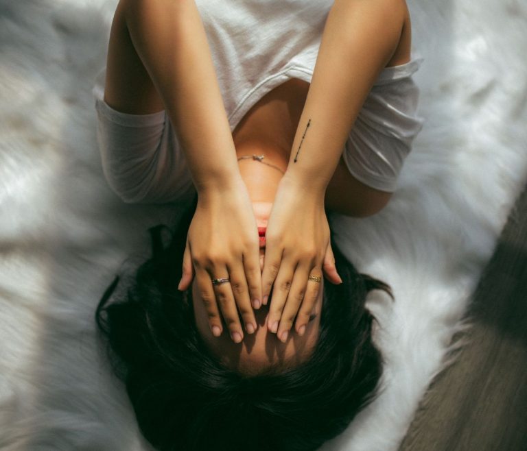 Η τεχνική «finger tapping» που εξαφανίζει το άγχος μέσα σε λίγα λεπτά