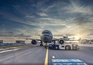 Φρικτό δυστύχημα στο αεροδρόμιο του Άμστερνταμ: Κινητήρας αεροπλάνου «ρούφηξε» άνθρωπο