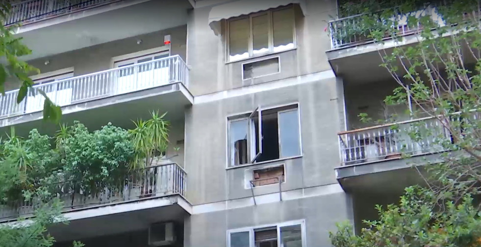 Αθήνα: Αδέρφια οι δύο νεκροί από φωτιά σε διαμέρισμα στο κέντρο