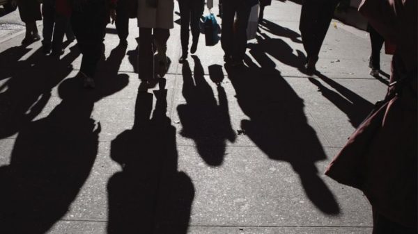 Γιατί «κόλλησε» πάνω από το 10% η ανεργία;